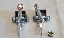 Load image into Gallery viewer, Go kart Steering Strut Knuckle Spindles Set (4T362)